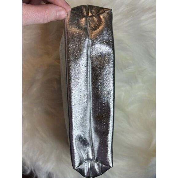 YSL Yves Saint Laurent Beaute Silver “Stars" Cosmetics/Travel Pouch Large NWT - Picture 6 of 12
